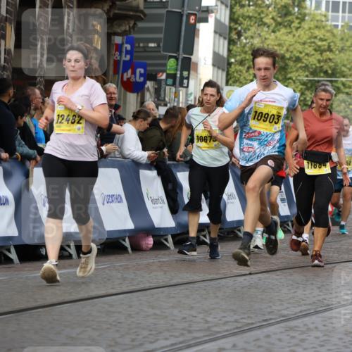 13.09.2026 - 21. swb-Marathon Bremen Strokosch-Dieckow http://msf.ph/oto/10360921 13.09.2026 10:58:15 Ziel 10078, 10543, 10559, 10565, 10604, 10707, 10728, 10826, 11136, 11153, 11332, 11532, 11568, 11824, 11856, 11863, 12228, 12231, 12427, 12551, 12555, 10530, 11004, 11131, 11152, 11202, 11384, 11403, 11455, 11686, 11750, 11906, 11953, 12092, 12180, 12518 meine-sportfotos.de