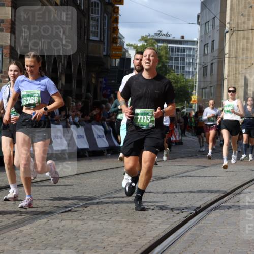 13.09.2026 - 21. swb-Marathon Bremen Strokosch-Dieckow http://msf.ph/oto/10360927 13.09.2026 13:34:10 Ziel 1656, 2405, 2727, 2872, 3201, 3389, 3522, 3761, 4490, 4554, 4658, 4874, 5063, 5156, 5513, 5563, 5587, 6151, 6508, 6623, 6808, 7126, 7354, 7431, 7652, 7832, 8025, 8512, 8641, 9068, 9128, 9342, 9344, 9390, 682, 911, 1307, 2464, 3068, 3214, 3636, 4112, 5147, 5265, 5489, 5768, 5852, 6405, 7696, 7746, 8870, 9094, 9100, 9402, 9453, 9802, 9905, 13112 meine-sportfotos.de