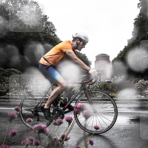 13.09.2026 - Stadtparktriathlon H.Heesch http://msf.ph/oto/10360931 13.09.2026 12:14:04 Radfahren 755, 956, 1061 meine-sportfotos.de