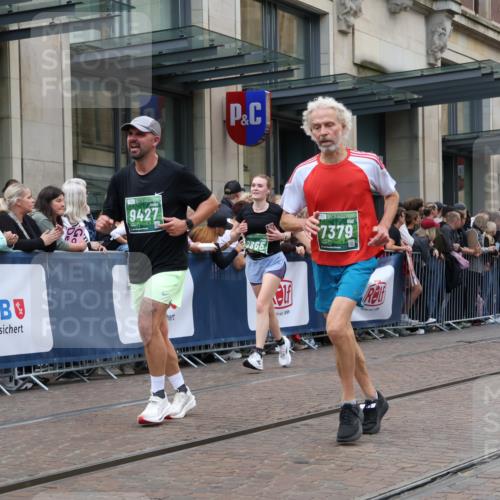 13.09.2026 - 21. swb-Marathon Bremen Strokosch-Dieckow http://msf.ph/oto/10360932 13.09.2026 13:35:58 Ziel 372, 563, 900, 1072, 1738, 1867, 1880, 2339, 2692, 2700, 2931, 2949, 3224, 3291, 3410, 3489, 3591, 4049, 4643, 4989, 5259, 5800, 6642, 6778, 6982, 7256, 7379, 7865, 8275, 8488, 8511, 8525, 8731, 8941, 9026, 9076, 9226, 9427, 9497, 9564, 9899, 13038, 13238, 318, 532, 607, 2565, 3026, 3056, 3087, 3226, 3454, 3485, 3704, 3780, 3857, 4016, 4048, 5026, 5071, 5157, 5276, 5308, 5381, 5467, 5468, 5584, 5586, 5816, 6159, 6644, 6874, 7036 meine-sportfotos.de