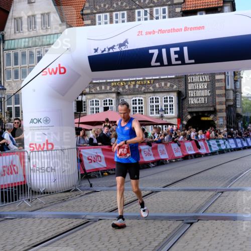 13.09.2026 - 21. swb-Marathon Bremen Tim E. http://msf.ph/oto/10360933 13.09.2026 12:58:01 Ziel 919, 4795 meine-sportfotos.de