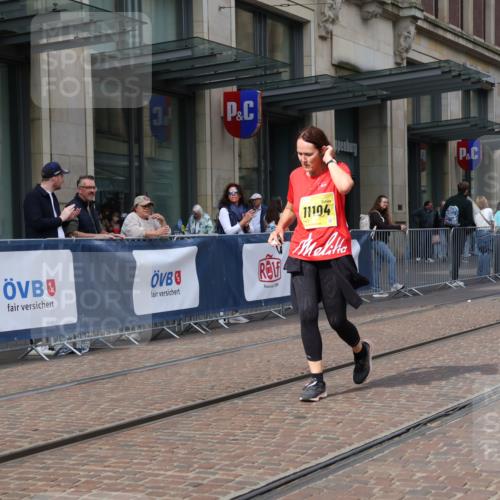 13.09.2026 - 21. swb-Marathon Bremen Strokosch-Dieckow http://msf.ph/oto/10360936 13.09.2026 11:21:17 Ziel 11104, 11262, 11821, 11780 meine-sportfotos.de