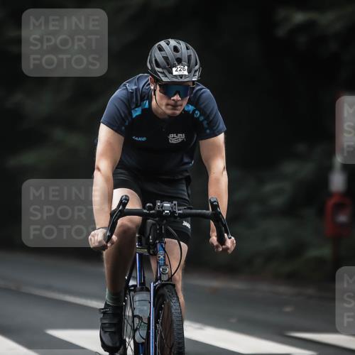 13.09.2026 - Stadtparktriathlon H.Heesch http://msf.ph/oto/10360940 13.09.2026 10:01:45 Radfahren 226, 324, 338 meine-sportfotos.de