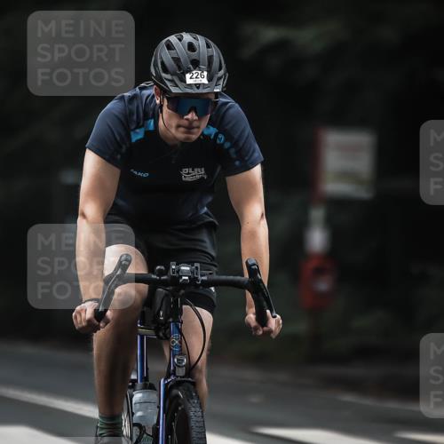 13.09.2026 - Stadtparktriathlon H.Heesch http://msf.ph/oto/10360947 13.09.2026 10:01:46 Radfahren 226, 324, 338 meine-sportfotos.de