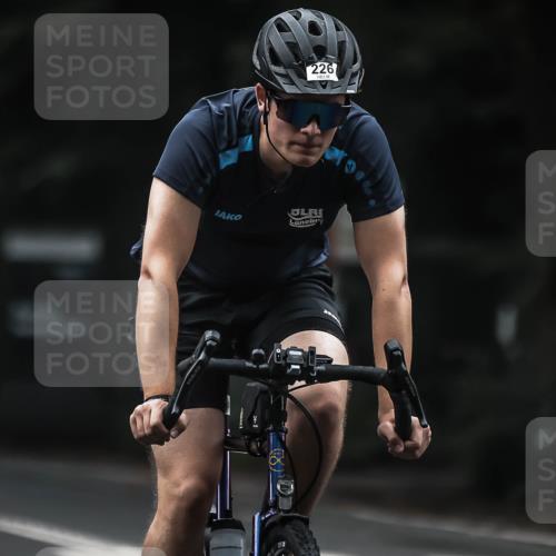 13.09.2026 - Stadtparktriathlon H.Heesch http://msf.ph/oto/10360954 13.09.2026 10:01:46 Radfahren 226, 324, 338 meine-sportfotos.de