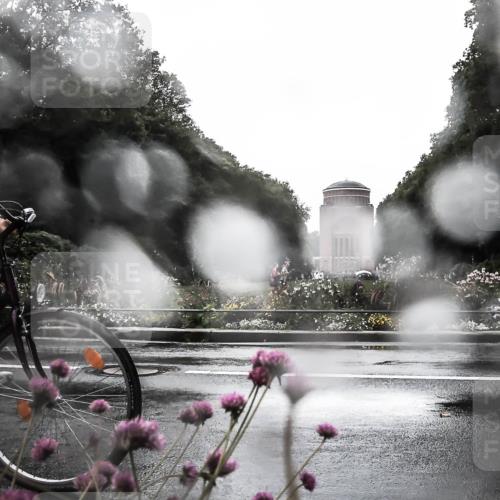 13.09.2026 - Stadtparktriathlon H.Heesch http://msf.ph/oto/10360959 13.09.2026 12:14:20 Radfahren 887, 899, 1017 meine-sportfotos.de