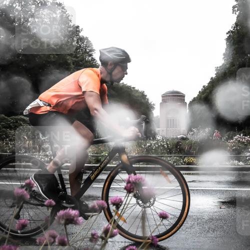 13.09.2026 - Stadtparktriathlon H.Heesch http://msf.ph/oto/10360975 13.09.2026 12:14:22 Radfahren 887, 899, 975, 1017 meine-sportfotos.de