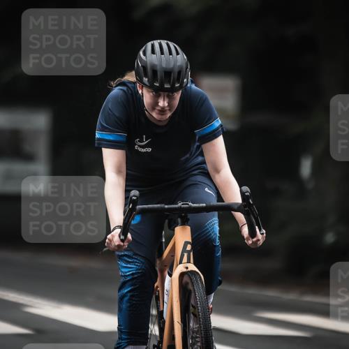 13.09.2026 - Stadtparktriathlon H.Heesch http://msf.ph/oto/10360979 13.09.2026 10:01:51 Radfahren 218, 226, 251, 275, 308, 323, 324 meine-sportfotos.de