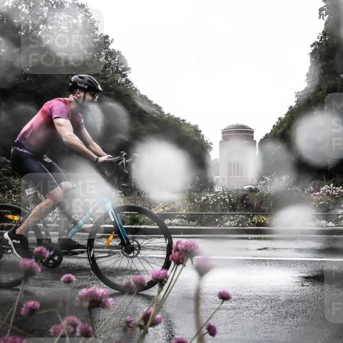 13.09.2026 - Stadtparktriathlon H.Heesch http://msf.ph/oto/10361001 13.09.2026 12:14:35 Radfahren 954, 1035, 1055 meine-sportfotos.de