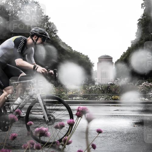 13.09.2026 - Stadtparktriathlon H.Heesch http://msf.ph/oto/10361034 13.09.2026 12:14:46 Radfahren 851, 1057 meine-sportfotos.de
