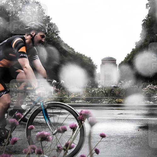 13.09.2026 - Stadtparktriathlon H.Heesch http://msf.ph/oto/10361068 13.09.2026 12:15:02 Radfahren 934, 960 meine-sportfotos.de