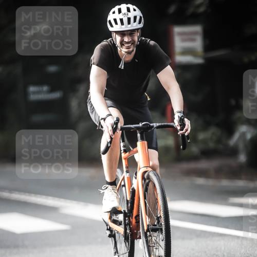 13.09.2026 - Stadtparktriathlon H.Heesch http://msf.ph/oto/10361070 13.09.2026 11:16:39 Radfahren 662, 663, 676, 691 meine-sportfotos.de