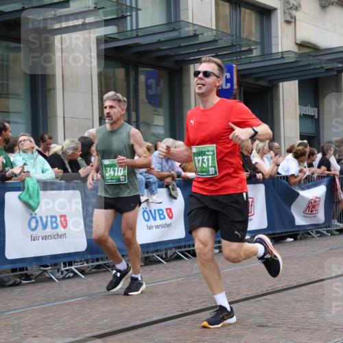 13.09.2026 - 21. swb-Marathon Bremen Strokosch-Dieckow http://msf.ph/oto/10361080 13.09.2026 13:36:02 Ziel 372, 900, 1072, 1738, 1880, 2339, 2467, 2692, 2700, 2931, 2949, 3067, 3224, 3291, 3410, 3591, 4049, 4643, 4989, 5259, 5781, 5800, 6527, 6642, 6778, 7249, 7379, 7808, 7865, 8275, 8488, 8511, 8525, 8731, 8905, 8941, 9026, 9076, 9226, 9427, 9497, 9564, 9899, 13038, 13238, 318, 532, 563, 1867, 2565, 3026, 3056, 3087, 3226, 3454, 3485, 3489, 3704, 3780, 3857, 4016, 4048, 5026, 5071, 5157, 5276, 5381, 5467, 5468, 5584, 5586, 5816, 6159, 6874, 6982, 7036 meine-sportfotos.de