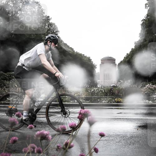 13.09.2026 - Stadtparktriathlon H.Heesch http://msf.ph/oto/10361089 13.09.2026 12:15:13 Radfahren 884, 922, 983, 1050, 1054 meine-sportfotos.de