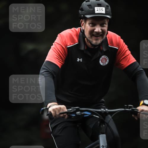 13.09.2026 - Stadtparktriathlon H.Heesch http://msf.ph/oto/10361114 13.09.2026 10:02:01 Radfahren 218, 243, 257, 261, 275, 286, 317, 323 meine-sportfotos.de