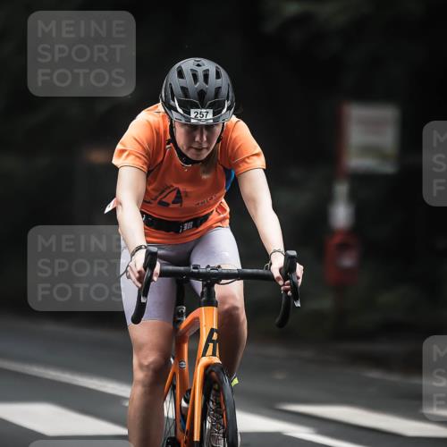 13.09.2026 - Stadtparktriathlon H.Heesch http://msf.ph/oto/10361146 13.09.2026 10:02:06 Radfahren 256, 257, 261, 286 meine-sportfotos.de