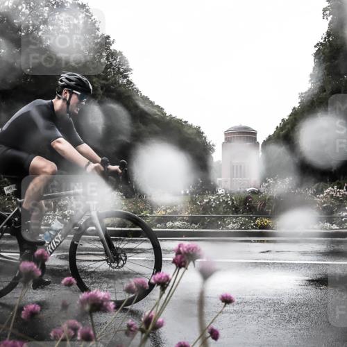 13.09.2026 - Stadtparktriathlon H.Heesch http://msf.ph/oto/10361147 13.09.2026 12:15:32 Radfahren 832, 966, 1011 meine-sportfotos.de