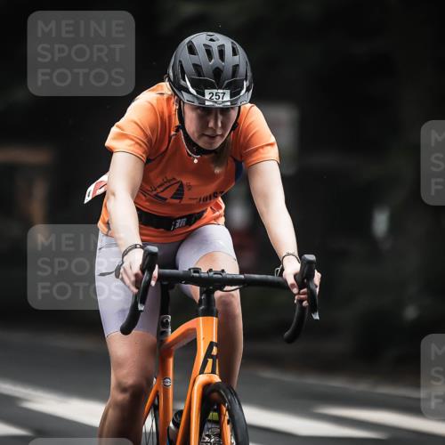 13.09.2026 - Stadtparktriathlon H.Heesch http://msf.ph/oto/10361149 13.09.2026 10:02:06 Radfahren 256, 257, 261, 286 meine-sportfotos.de