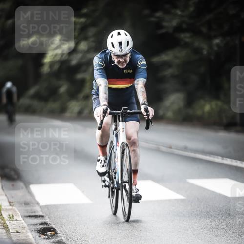 13.09.2026 - Stadtparktriathlon H.Heesch http://msf.ph/oto/10361150 13.09.2026 11:17:02 Radfahren 581, 684, 735 meine-sportfotos.de