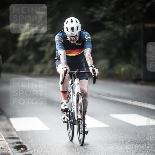 13.09.2026 - Stadtparktriathlon H.Heesch http://msf.ph/oto/10361155 13.09.2026 11:17:02 Radfahren 581, 684, 735 meine-sportfotos.de
