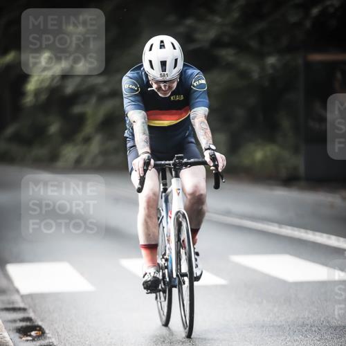 13.09.2026 - Stadtparktriathlon H.Heesch http://msf.ph/oto/10361158 13.09.2026 11:17:02 Radfahren 581, 684, 735 meine-sportfotos.de