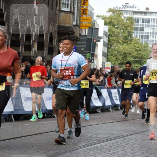 13.09.2026 - 21. swb-Marathon Bremen Strokosch-Dieckow http://msf.ph/oto/10361167 13.09.2026 10:58:19 Ziel 10078, 10543, 10559, 10565, 10604, 10707, 10728, 10826, 10828, 10903, 10914, 10931, 10932, 11136, 11332, 11824, 11856, 11863, 12231, 12427, 12441, 12551, 12555, 10878, 10879, 11004, 11152, 11384, 11403, 11455, 11686, 11750, 11953, 12092, 12180, 12320, 12499, 12518 meine-sportfotos.de