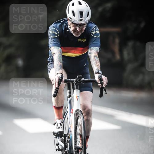 13.09.2026 - Stadtparktriathlon H.Heesch http://msf.ph/oto/10361180 13.09.2026 11:17:03 Radfahren 581, 684, 735 meine-sportfotos.de