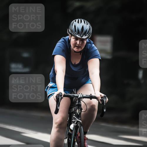 13.09.2026 - Stadtparktriathlon H.Heesch http://msf.ph/oto/10361184 13.09.2026 10:02:12 Radfahren 245, 256, 327, 331, 336 meine-sportfotos.de