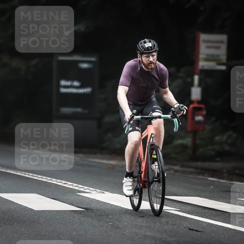 13.09.2026 - Stadtparktriathlon H.Heesch http://msf.ph/oto/10361192 13.09.2026 10:02:13 Radfahren 245, 249, 256, 274, 327, 331, 336 meine-sportfotos.de