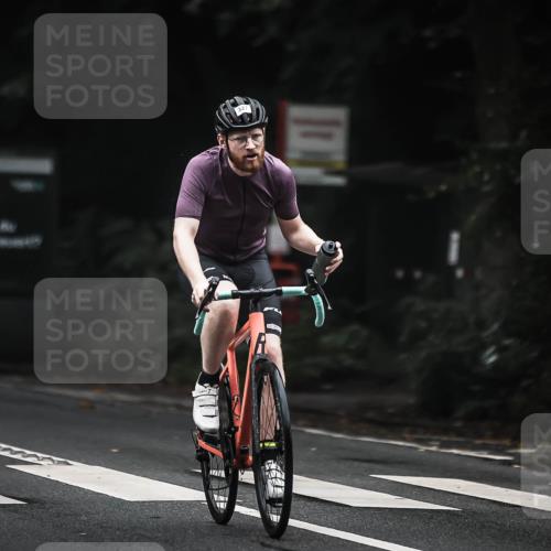 13.09.2026 - Stadtparktriathlon H.Heesch http://msf.ph/oto/10361197 13.09.2026 10:02:13 Radfahren 245, 249, 256, 274, 327, 331, 336 meine-sportfotos.de