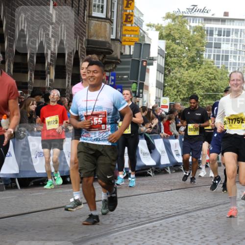 13.09.2026 - 21. swb-Marathon Bremen Strokosch-Dieckow http://msf.ph/oto/10361200 13.09.2026 10:58:19 Ziel 10078, 10543, 10559, 10565, 10604, 10707, 10728, 10826, 10828, 10903, 10914, 10931, 10932, 11136, 11332, 11824, 11856, 11863, 12231, 12427, 12441, 12551, 12555, 10878, 10879, 11004, 11152, 11384, 11403, 11455, 11686, 11750, 11953, 12092, 12180, 12320, 12499, 12518 meine-sportfotos.de
