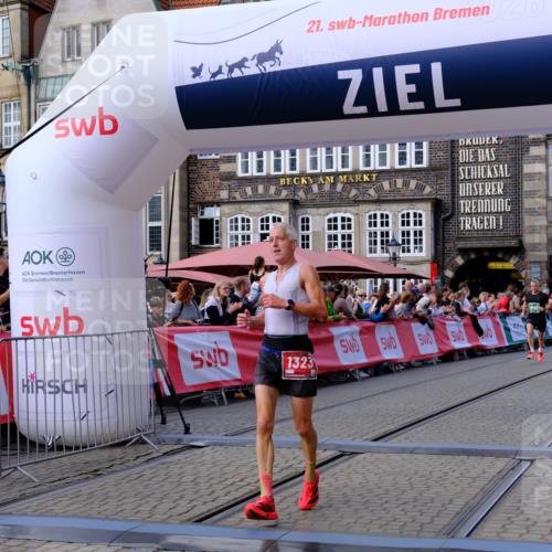 13.09.2026 - 21. swb-Marathon Bremen Tim E. http://msf.ph/oto/10361211 13.09.2026 12:58:47 Ziel 346, 1472, 2049, 5672, 6198, 8311, 8394 meine-sportfotos.de