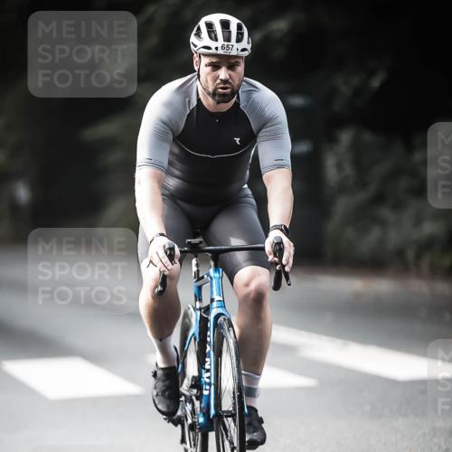 13.09.2026 - Stadtparktriathlon H.Heesch http://msf.ph/oto/10361217 13.09.2026 11:17:10 Radfahren 626, 629, 657, 672 meine-sportfotos.de
