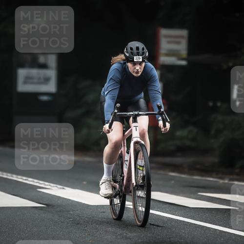 13.09.2026 - Stadtparktriathlon H.Heesch http://msf.ph/oto/10361277 13.09.2026 10:02:21 Radfahren 229, 245, 249, 274, 309, 332, 336 meine-sportfotos.de