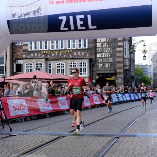 13.09.2026 - 21. swb-Marathon Bremen Tim E. http://msf.ph/oto/10361282 13.09.2026 12:58:50 Ziel 346, 2049, 5672, 6198, 8311, 8394 meine-sportfotos.de