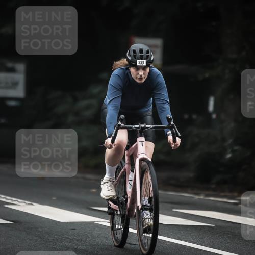 13.09.2026 - Stadtparktriathlon H.Heesch http://msf.ph/oto/10361283 13.09.2026 10:02:21 Radfahren 229, 245, 249, 274, 309, 332, 336 meine-sportfotos.de