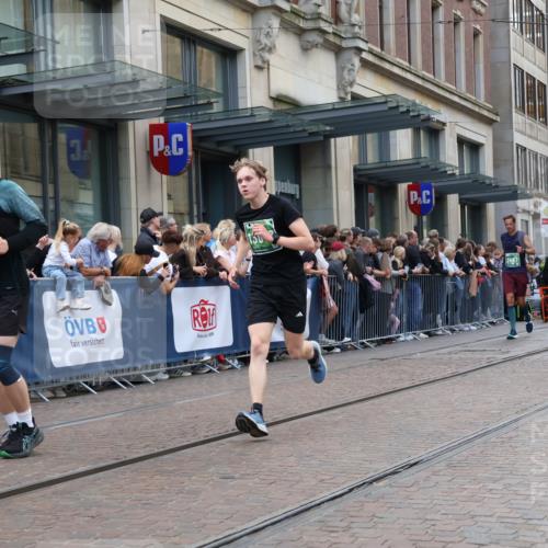 13.09.2026 - 21. swb-Marathon Bremen Strokosch-Dieckow http://msf.ph/oto/10361292 13.09.2026 13:36:06 Ziel 164, 372, 900, 1738, 1880, 2339, 2467, 2673, 2692, 2700, 2731, 2823, 2949, 3067, 3410, 3585, 3591, 4006, 4049, 4182, 4216, 4643, 4989, 5781, 5800, 6516, 6527, 6568, 6642, 6778, 7249, 7344, 7379, 7808, 7865, 8511, 8525, 8731, 8790, 8905, 8941, 9026, 9226, 9427, 9564, 9899, 10068, 10070, 13038, 13238, 318, 563, 1072, 1867, 2565, 2931, 3026, 3056, 3224, 3291, 3454, 3485, 3489, 3857, 4016, 4048, 5026, 5071, 5157, 5276, 5381, 5584, 5816, 6159, 6874, 6982, 7036 meine-sportfotos.de