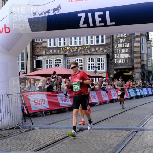 13.09.2026 - 21. swb-Marathon Bremen Tim E. http://msf.ph/oto/10361308 13.09.2026 12:58:50 Ziel 346, 2049, 5672, 6198, 8311, 8394 meine-sportfotos.de