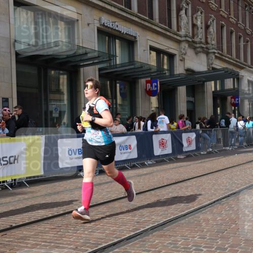 13.09.2026 - 21. swb-Marathon Bremen Strokosch-Dieckow http://msf.ph/oto/10361312 13.09.2026 11:21:54 Ziel 11423, 11698, 12157, 12211, 12444, 11104, 11639, 12211 meine-sportfotos.de