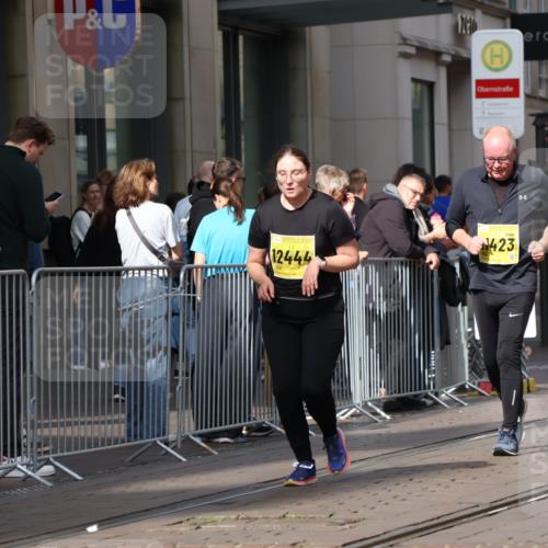 13.09.2026 - 21. swb-Marathon Bremen Strokosch-Dieckow http://msf.ph/oto/10361334 13.09.2026 11:22:04 Ziel 10710, 10968, 11423, 11579, 12444, 11639, 11698, 12157, 12211 meine-sportfotos.de