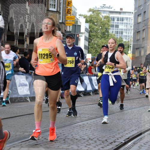 13.09.2026 - 21. swb-Marathon Bremen Strokosch-Dieckow http://msf.ph/oto/10361356 13.09.2026 10:58:22 Ziel 10078, 10494, 10543, 10559, 10565, 10604, 10673, 10826, 10828, 10903, 10914, 10931, 10932, 11136, 11295, 11332, 11752, 11824, 11863, 11884, 12441, 12482, 12551, 10878, 10879, 11004, 11152, 11189, 11384, 11455, 11686, 11953, 11955, 12180, 12237, 12320, 12499, 12505, 12518 meine-sportfotos.de