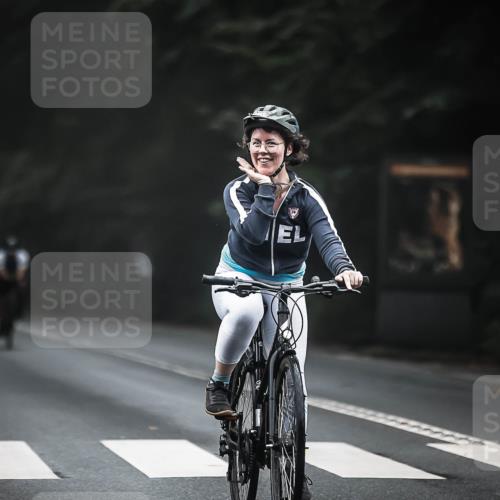 13.09.2026 - Stadtparktriathlon H.Heesch http://msf.ph/oto/10361377 13.09.2026 10:02:30 Radfahren 211, 267, 313, 316, 326, 340 meine-sportfotos.de