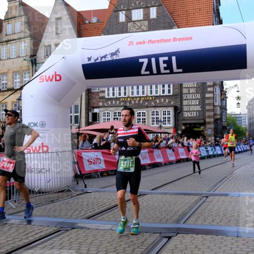 13.09.2026 - 21. swb-Marathon Bremen Tim E. http://msf.ph/oto/10361380 13.09.2026 12:58:54 Ziel 346, 2049, 5672, 6198, 8311, 8394 meine-sportfotos.de