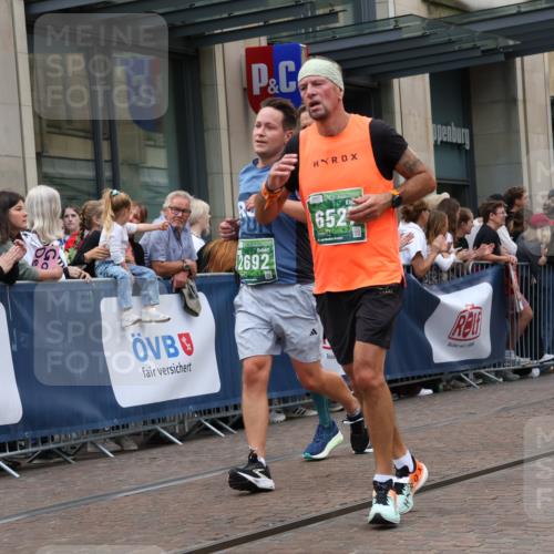 13.09.2026 - 21. swb-Marathon Bremen Strokosch-Dieckow http://msf.ph/oto/10361439 13.09.2026 13:36:10 Ziel 164, 372, 900, 1738, 1880, 2467, 2673, 2692, 2700, 2731, 2819, 2823, 3067, 3410, 3585, 3591, 4006, 4049, 4050, 4182, 4216, 4304, 4414, 4643, 4676, 4989, 5061, 5656, 5781, 6340, 6516, 6527, 6568, 6642, 6778, 7039, 7249, 7344, 7379, 7765, 7808, 7865, 8511, 8525, 8723, 8731, 8790, 8905, 8941, 9427, 9776, 9899, 10068, 10070, 13038, 563, 1072, 1867, 2339, 2565, 2931, 2949, 3026, 3056, 3224, 3291, 3454, 3489, 4016, 5026, 5157, 5276, 5381, 5816, 6159, 6874, 6982, 7036 meine-sportfotos.de
