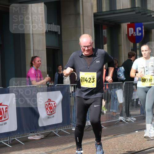 13.09.2026 - 21. swb-Marathon Bremen Strokosch-Dieckow http://msf.ph/oto/10361442 13.09.2026 11:22:09 Ziel 10710, 10968, 11423, 11579, 12444, 11639, 11698, 12157, 12211 meine-sportfotos.de