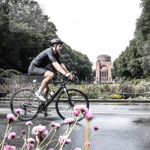 13.09.2026 - Stadtparktriathlon H.Heesch http://msf.ph/oto/10361453 13.09.2026 12:18:12 Radfahren 928, 1036, 1073 meine-sportfotos.de