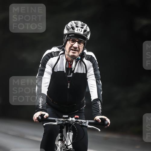 13.09.2026 - Stadtparktriathlon H.Heesch http://msf.ph/oto/10361469 13.09.2026 10:02:36 Radfahren 211, 263, 313, 326, 340 meine-sportfotos.de