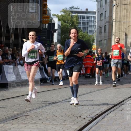 13.09.2026 - 21. swb-Marathon Bremen Strokosch-Dieckow http://msf.ph/oto/10361476 13.09.2026 13:34:14 Ziel 1656, 2727, 3389, 3522, 3790, 4554, 4613, 4658, 4874, 5063, 5156, 5341, 5513, 5563, 5587, 6151, 6508, 6509, 6623, 7047, 7126, 7303, 7354, 7431, 7832, 8025, 8512, 8641, 8910, 9068, 9128, 9342, 9344, 682, 784, 911, 1307, 2215, 3029, 3068, 3214, 3636, 3890, 4112, 4616, 5147, 5566, 5852, 6255, 7696, 7746, 7962, 9094, 9100, 9402, 9453, 9802, 13112 meine-sportfotos.de