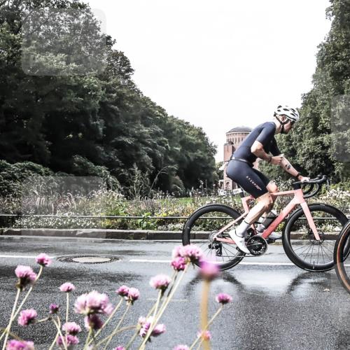 13.09.2026 - Stadtparktriathlon H.Heesch http://msf.ph/oto/10361481 13.09.2026 12:18:17 Radfahren 928, 981, 1089 meine-sportfotos.de