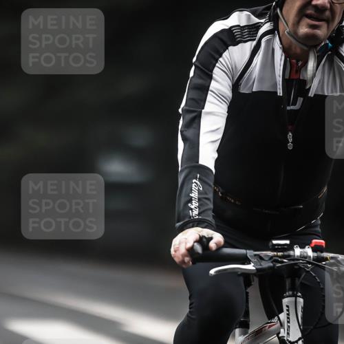 13.09.2026 - Stadtparktriathlon H.Heesch http://msf.ph/oto/10361487 13.09.2026 10:02:37 Radfahren 211, 263, 313, 340 meine-sportfotos.de